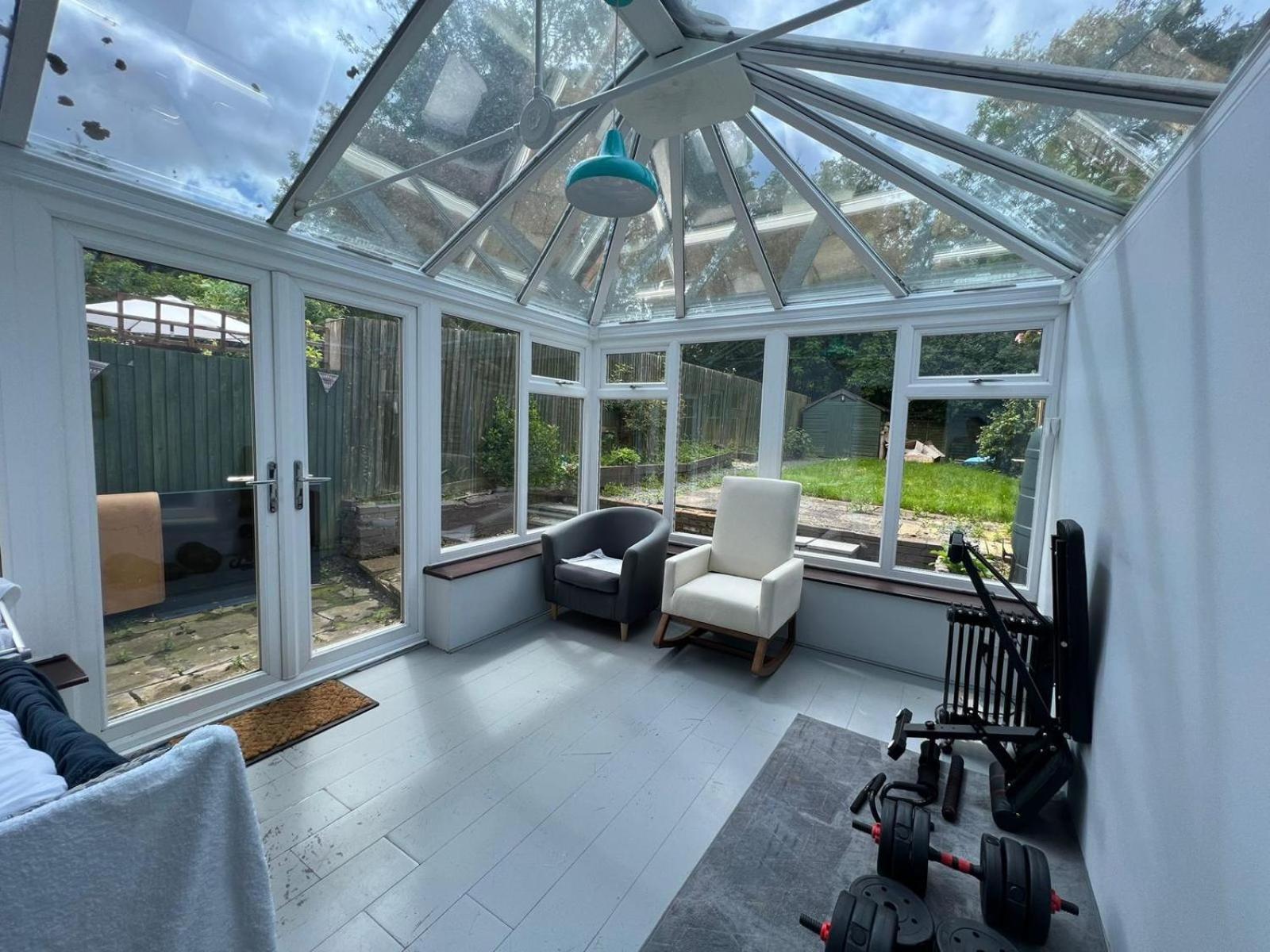 Beautiful Conservatory Home Loughton  Exterior foto